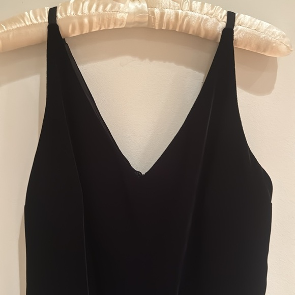 BLACK VELVET NWOT BANANA REPUBLIC VELVET CROPPED LEG JUMPSUIT WITH POCKETS SZ 2 - Picture 5 of 16